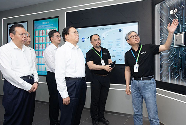 赋能湖北产业升级，省政府领导一行调研黑芝麻智能